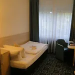 Stadthotel Geis فندق باد نيوشتاد أن دير سال