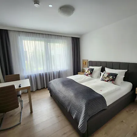 Отель Stadthotel Geis Бад-Нойштадт-ан-дер-Зале