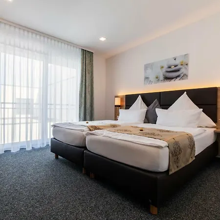 Stadthotel Geis 3* Бад-Нойштадт-ан-дер-Зале