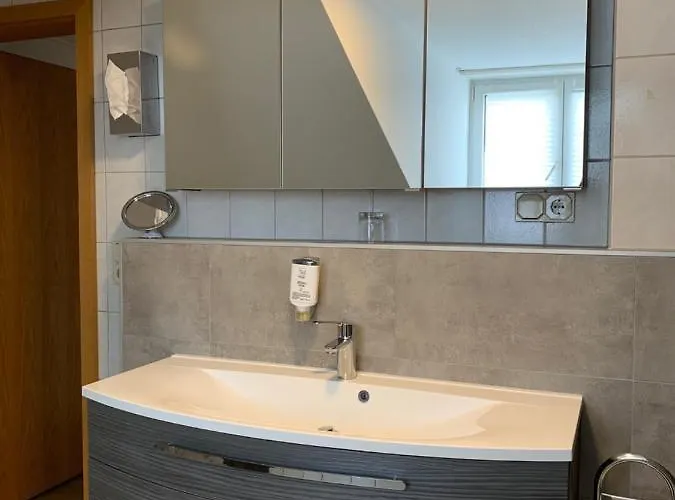 Отель Stadthotel Geis Бад-Нойштадт-ан-дер-Зале