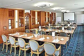 Stadthotel Geis Бад-Нойштадт-ан-дер-Зале