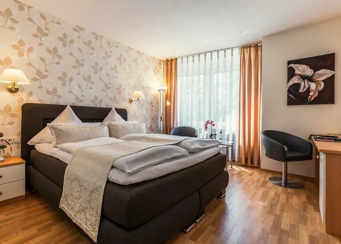 Stadthotel Geis Бад-Нойштадт-ан-дер-Зале
