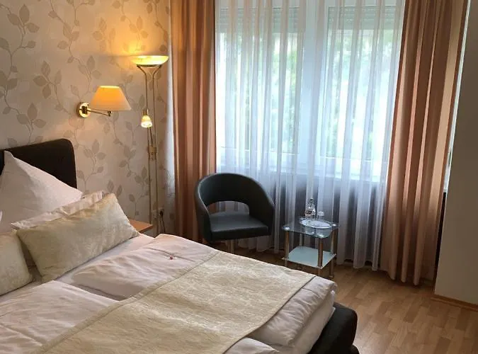 Отель Stadthotel Geis Бад-Нойштадт-ан-дер-Зале